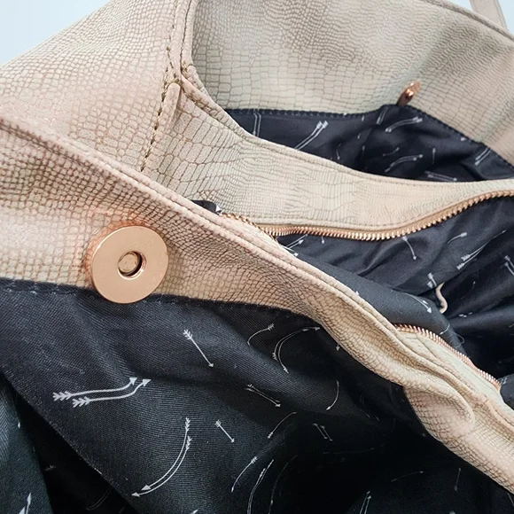 Free People Women's Embossed Leather Tote Bag with Wallet - OS - Picture 9 of 9